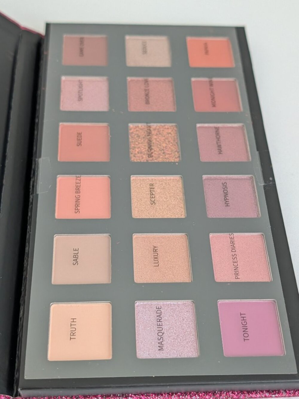 SHEGLAM Glitz Wiz 18 Colour Eyeshadow Palette Ecstasy New